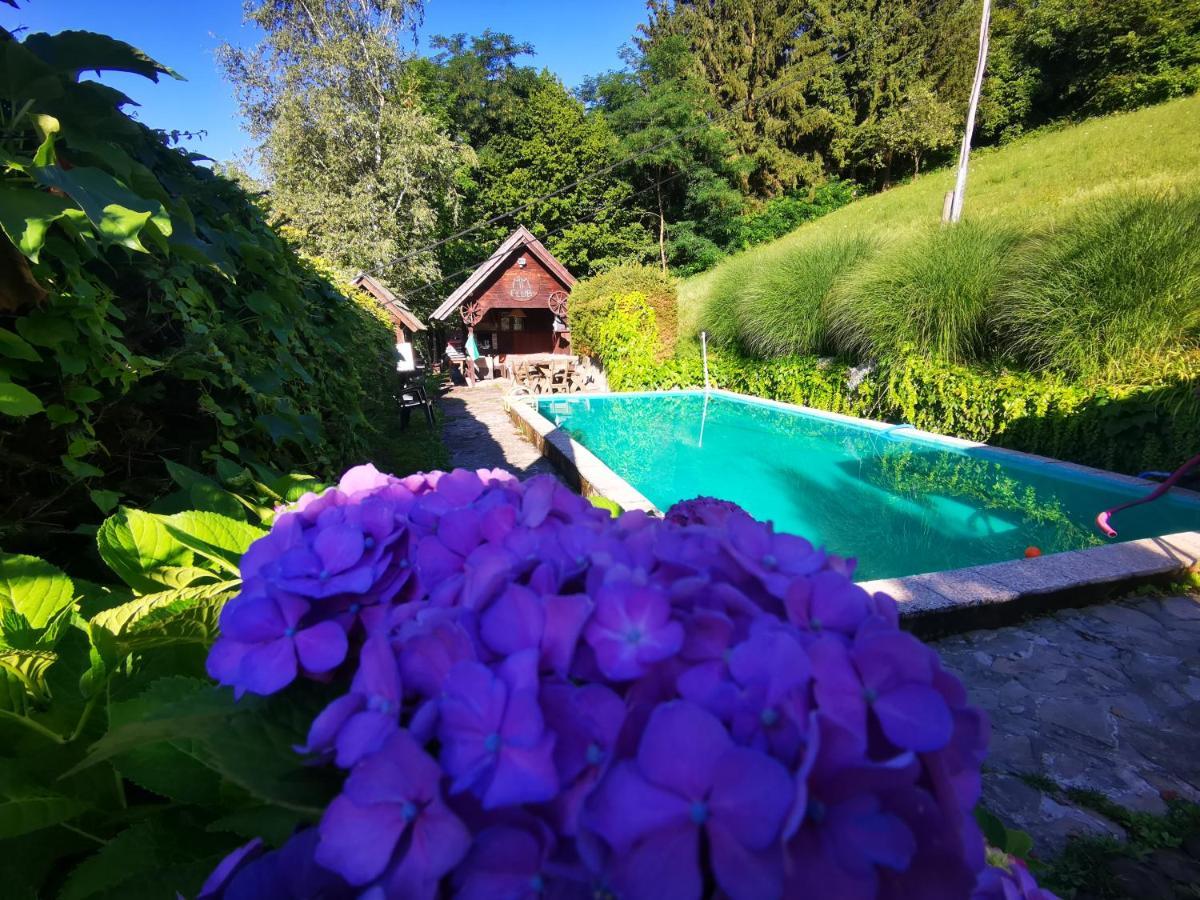 Glamping Mm Hotel Muta Exterior foto