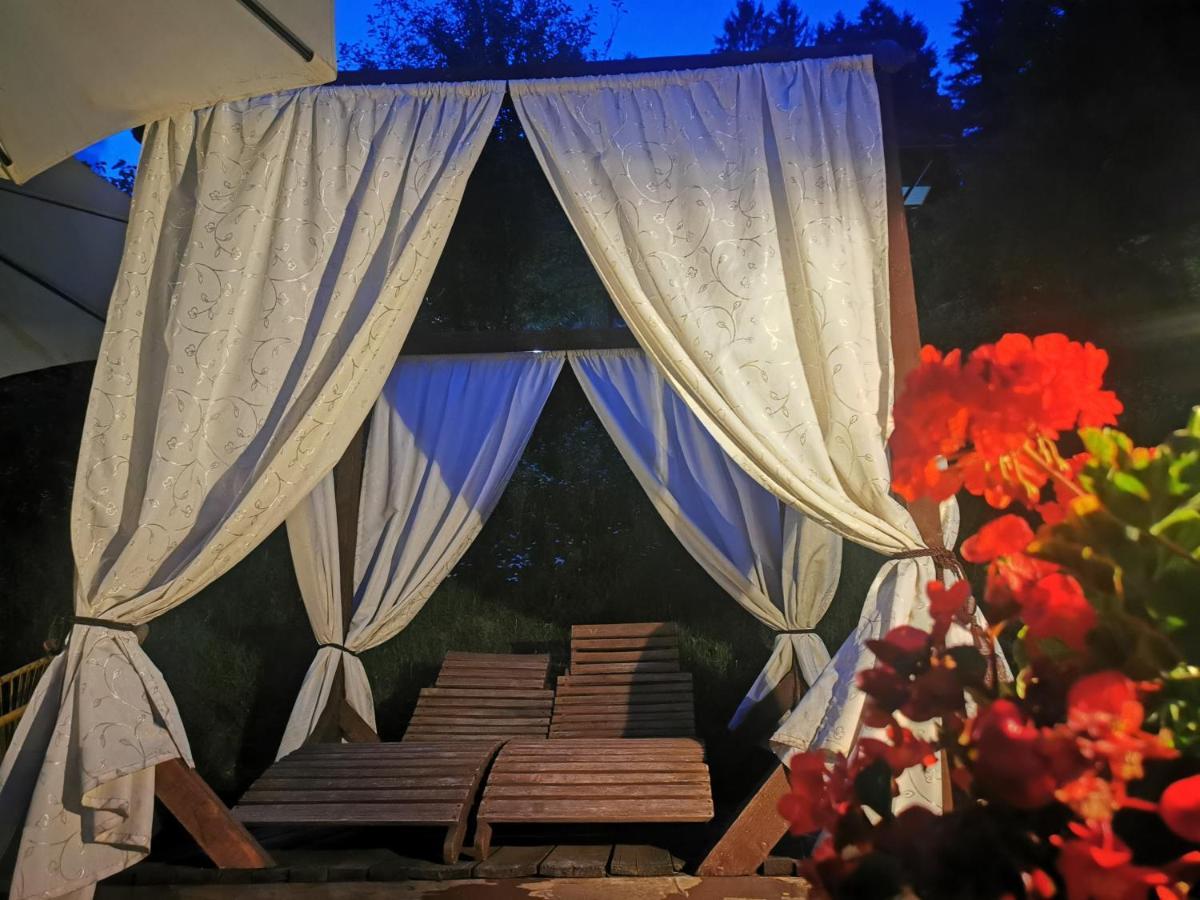 Glamping Mm Hotel Muta Exterior foto